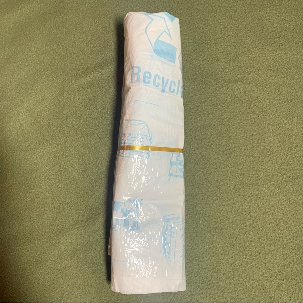 New clear vinyl remnant. Unknown gauge. .583 yards. - Picture 4 of 4